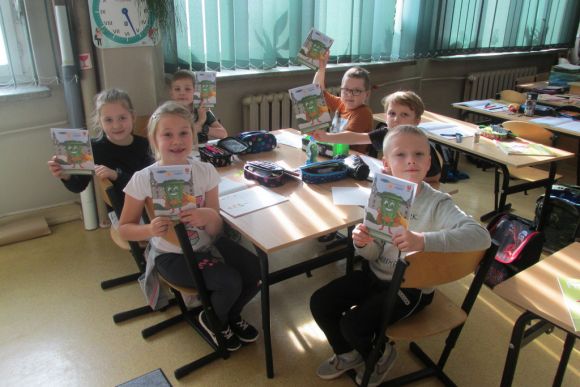 Zdjęcie dzieci uczestniczących w akcji