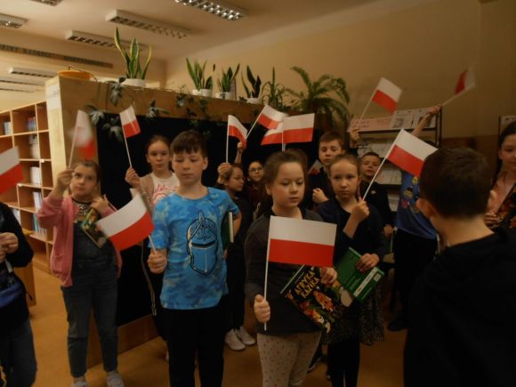 Lekcja patriotyzmu w bibliotece