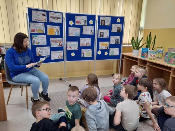 Światowy Dzień Poezji w bibliotece szkolnej