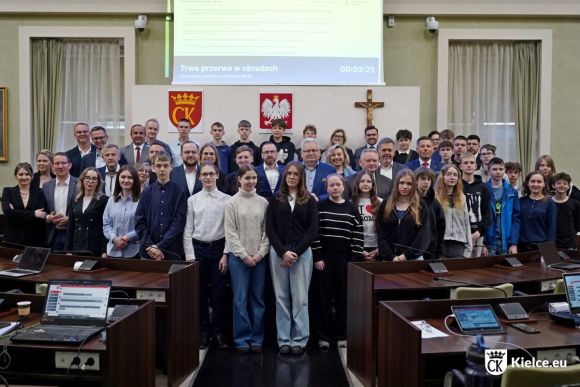 Uczniowie klas ósmych z wizytą w Radzie Miasta
