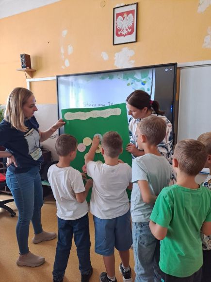Międzynarodowy Dzień Kropki w bibliotece