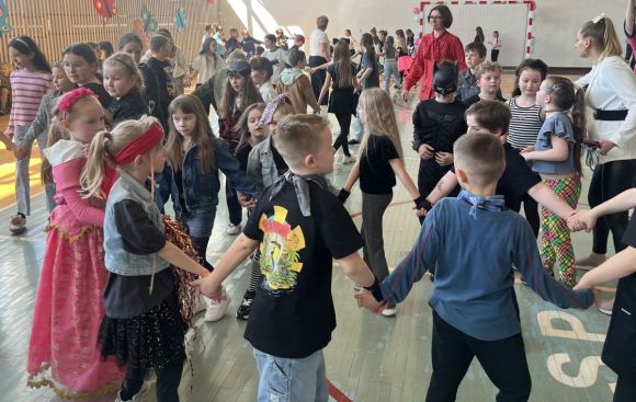 Wiosenny BAL w rytmie rock and rolla klas I-III 