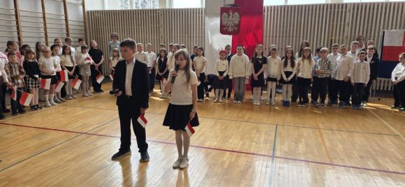 Uroczyste obchody Świąt Majowych w naszej szkole