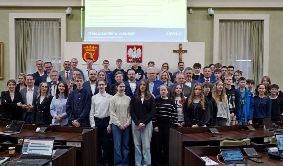 Uczniowie klas ósmych z wizytą w Radzie Miasta