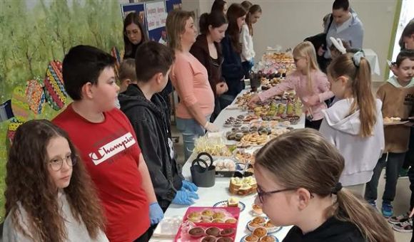   Kiermasz Wielkanocny w SP 33