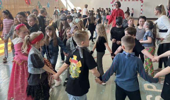 Wiosenny BAL w rytmie rock and rolla klas I-III 