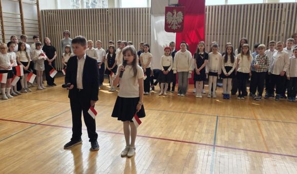 Uroczyste obchody Świąt Majowych w naszej szkole
