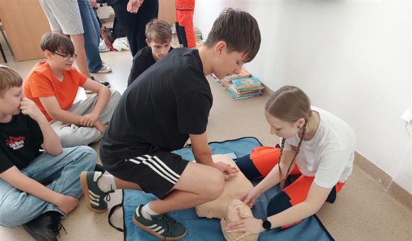 Świadome pomaganie - edukacja z zakresu pierwszej pomocy