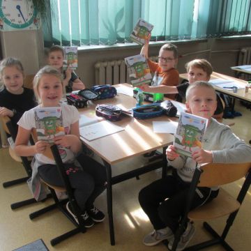 Zdjęcie dzieci uczestniczących w akcji