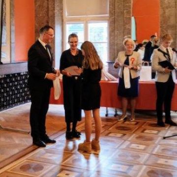 Sukces uczennicy SP 33 w Kielcach w XII Ogólnopolskim Dyktandzie Niepodległościowym