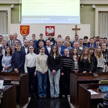 Uczniowie klas ósmych z wizytą w Radzie Miasta