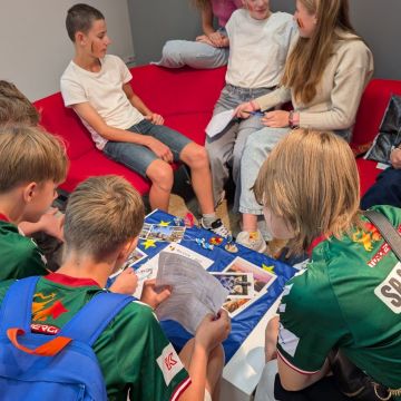 Udział uczniów SP 33 w Kielcach w grze miejskiej