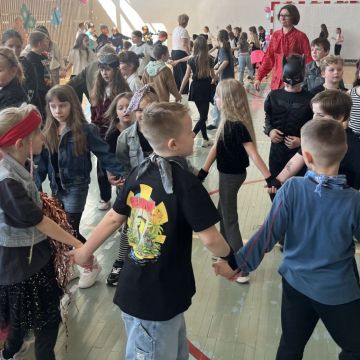 Wiosenny BAL w rytmie rock and rolla klas I-III 