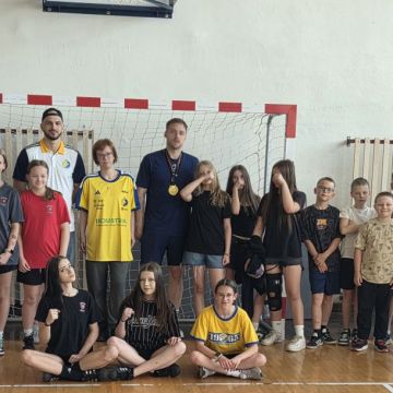 Lekcja wychowania fizycznego z zawodnikami Mistrza Polski
